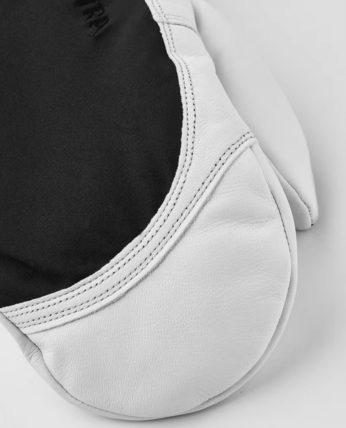 HESTRA Army Leather Extreme Mitt - Black/Offwhite - Handskar - Alpingaraget