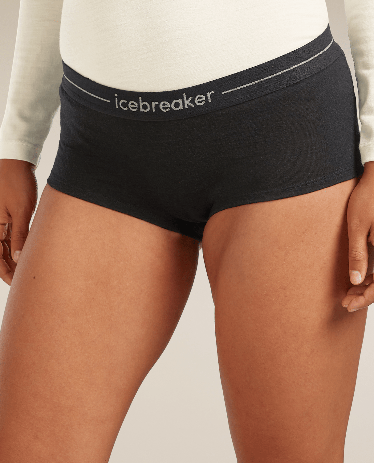 Icebreaker Women 200 Oasis Boy Shorts - Black - Underkläder - Alpingaraget