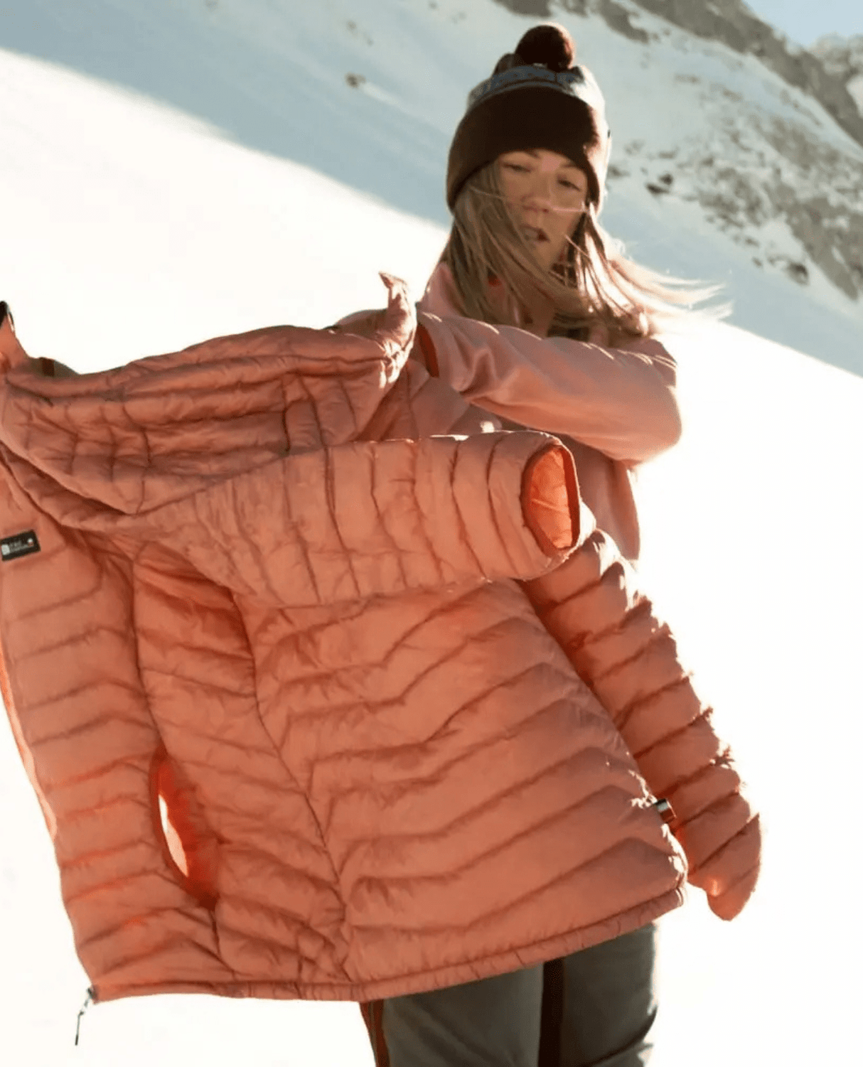 Elevenate Womens Cirrus Down Jacket - Strawberry - Mellanlager - Alpingaraget