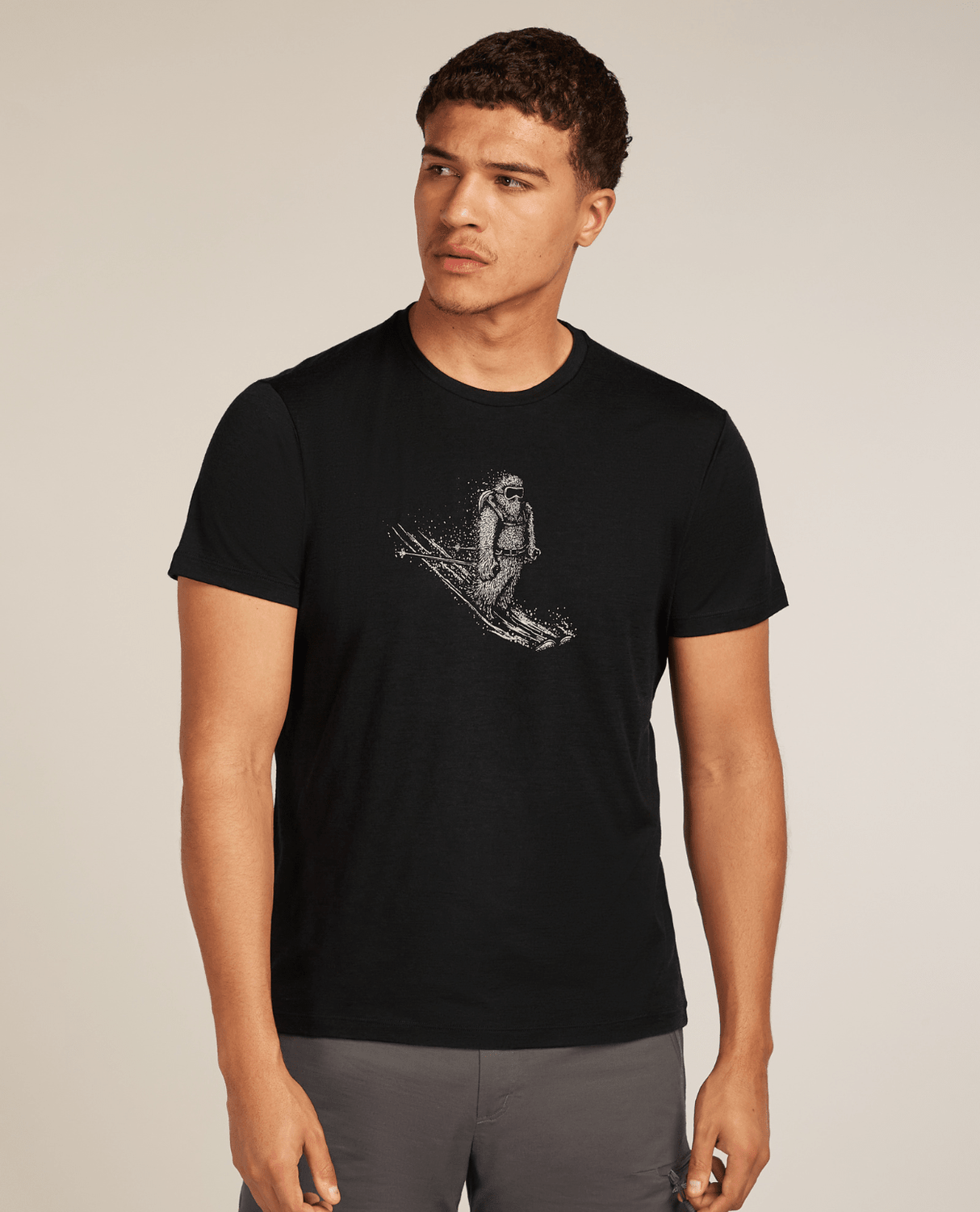 Icebreaker Men Merino 150 Tech Lite SS T Skiing Yeti - Black - Ă–verdelar - Alpingaraget