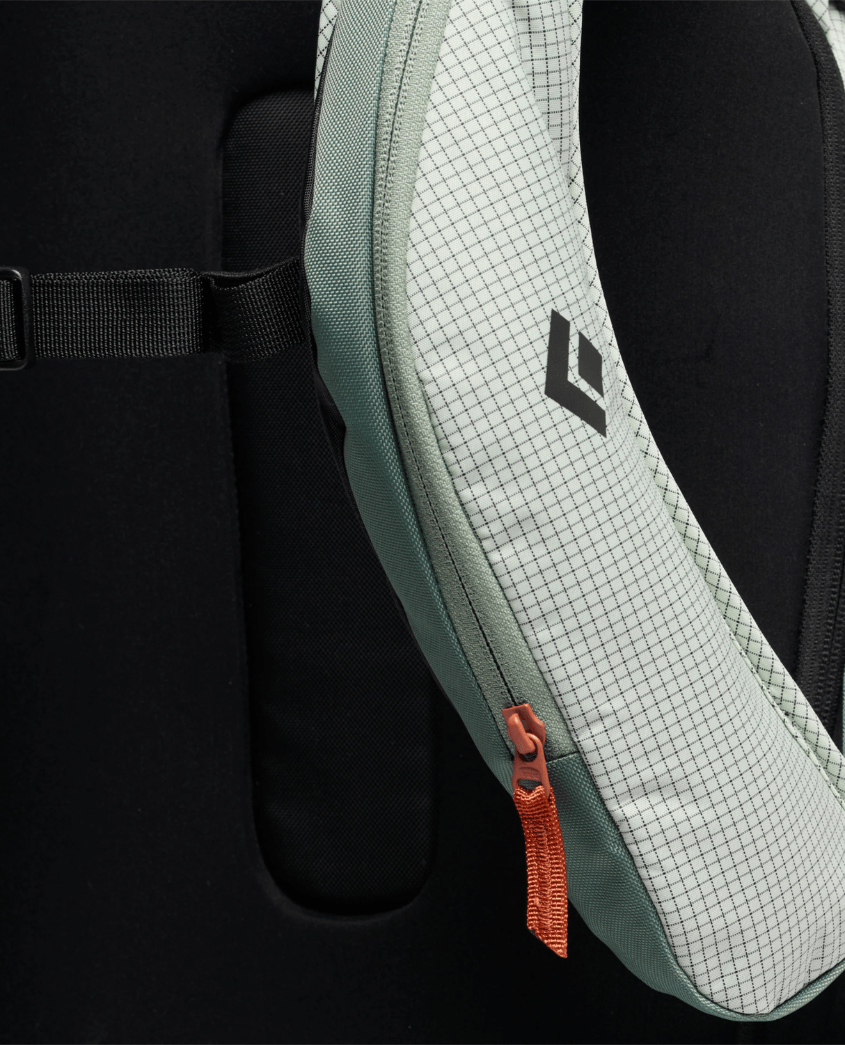 Black Diamond Dawn Patrol 25 Backpack - Foam Green - Ryggsäckar - Alpingaraget