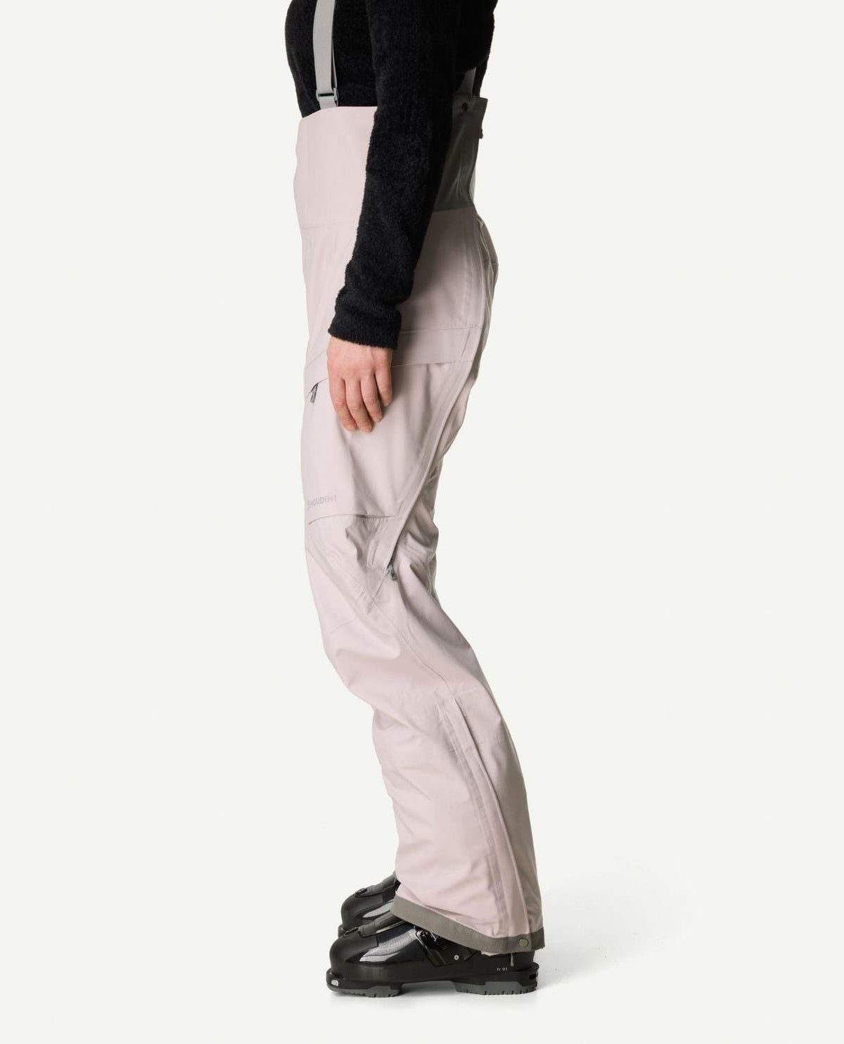 Houdini Rollercoaster Bib Pants dam i silver purple från sidan mot vit bakgrund.