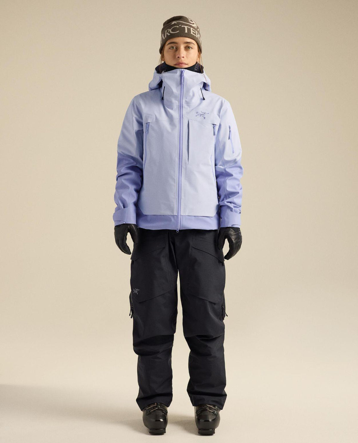 Arc'teryx Sentinel Bib Women - Black dam skidbyxor med bekväm passform och stora lårfickor