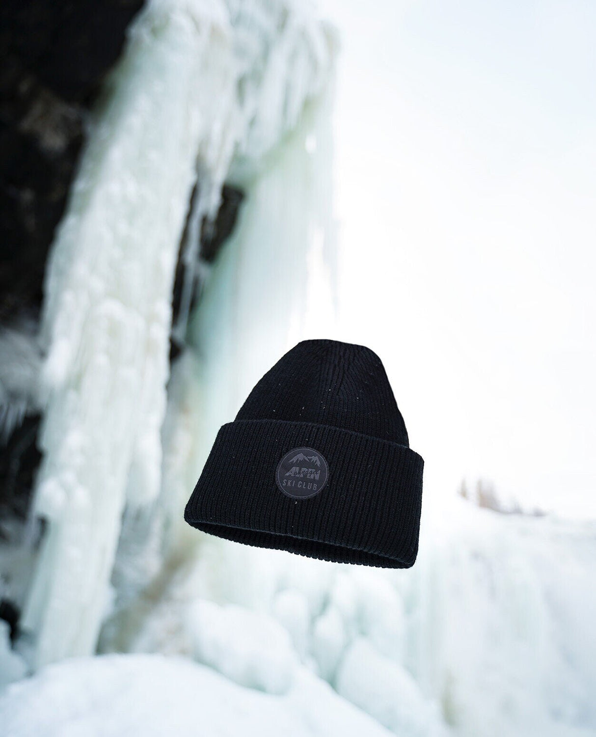 Alpingaraget Jana Ski Club - Svart - Mössor - Alpingaraget