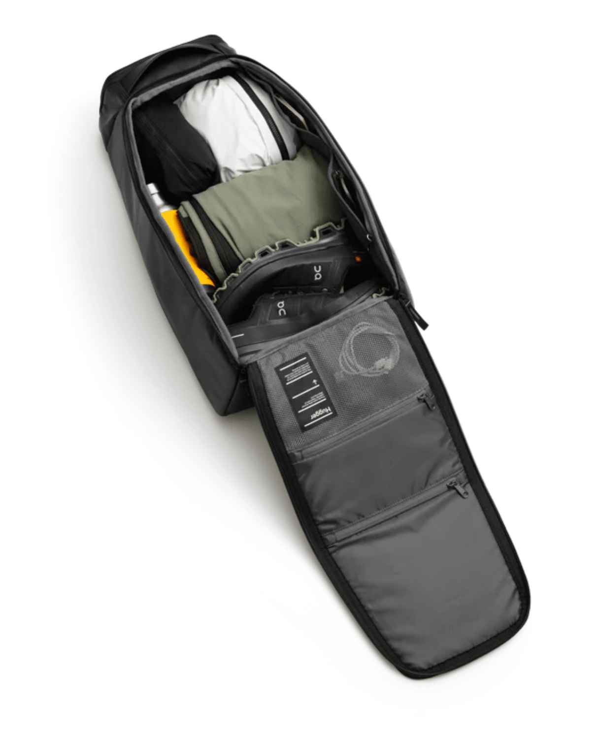 D_b_ Hugger Backpack 30L - Coral Flash - Ryggsäckar - Alpingaraget