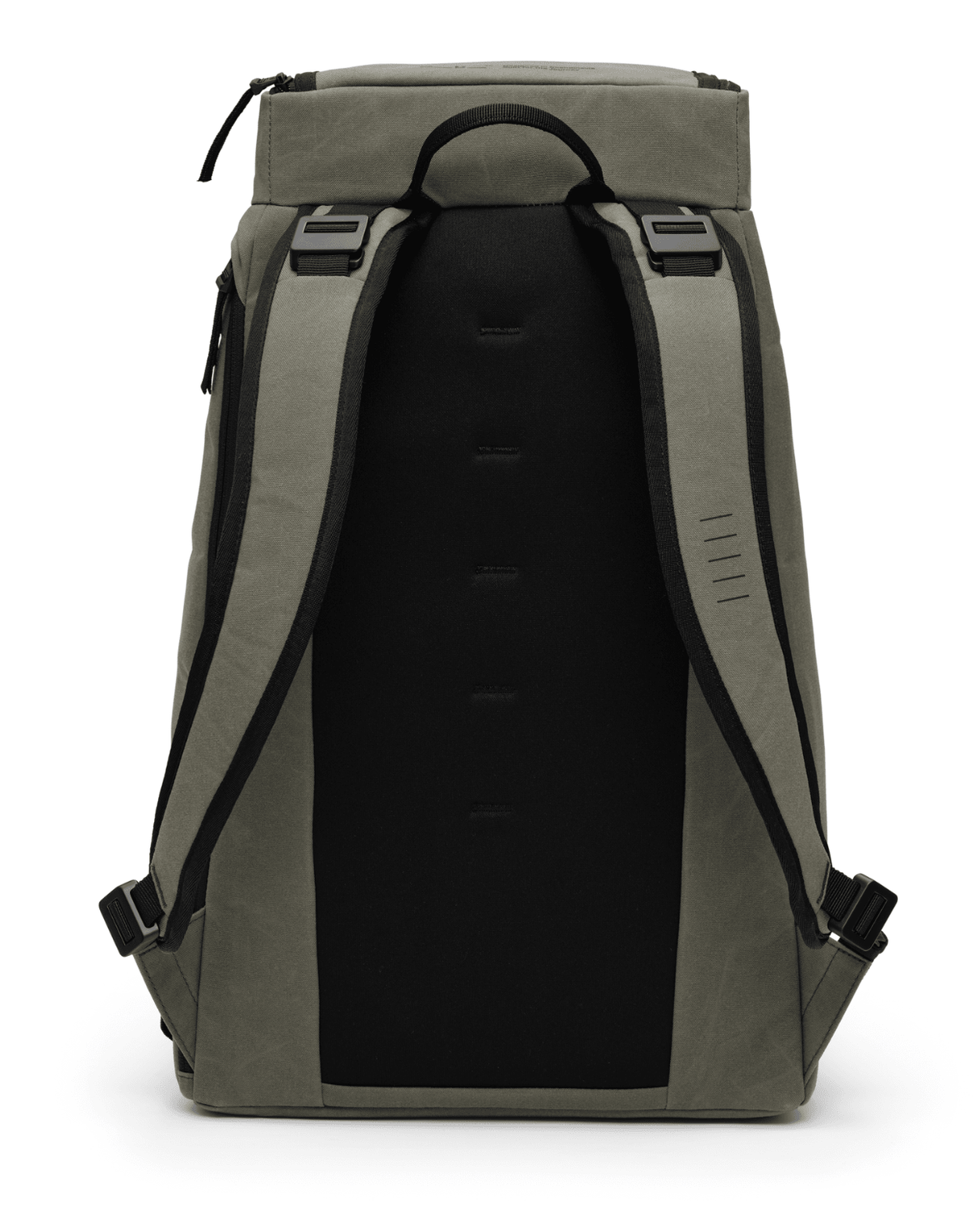 D_b_ Hugger Backpack 30L - Forest Green - Ryggsäckar - Alpingaraget