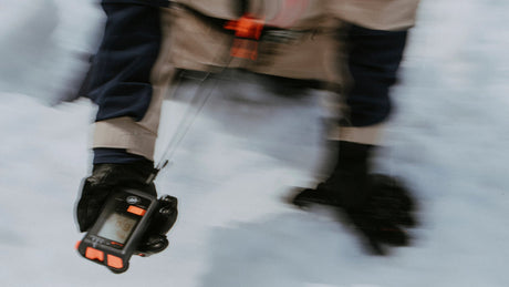 Hur-man-väljer-och-använder-en-lavinsändare Alpingaraget