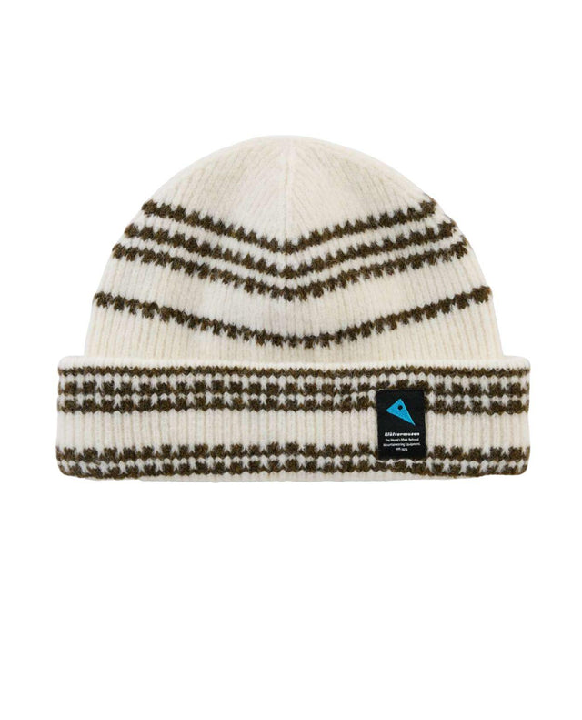 Klättermusen Runa Bandr Beanie - Vit mössa i stickad design med mönstrade ränder och klassisk logotyp.