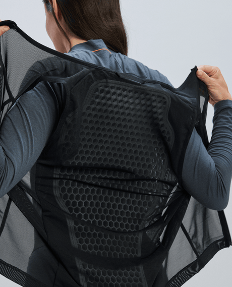 POC Women VPD Max Vest - Uranium Black - Ryggskydd - Alpingaraget