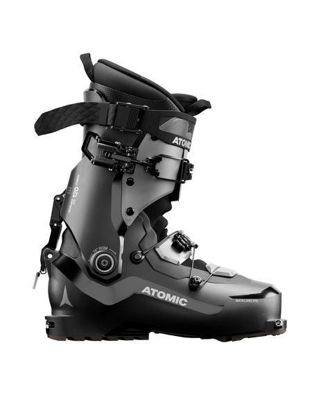 Atomic Backland XTD Carbon 120 GW är en teknisk toppturspjäxa i svart och silver med kolfiber och GripWalk.