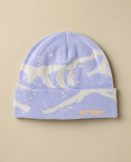 Arc'teryx Grotto Toque i Kasumi/Sea Salt med stickad design och logga för skidåkare.