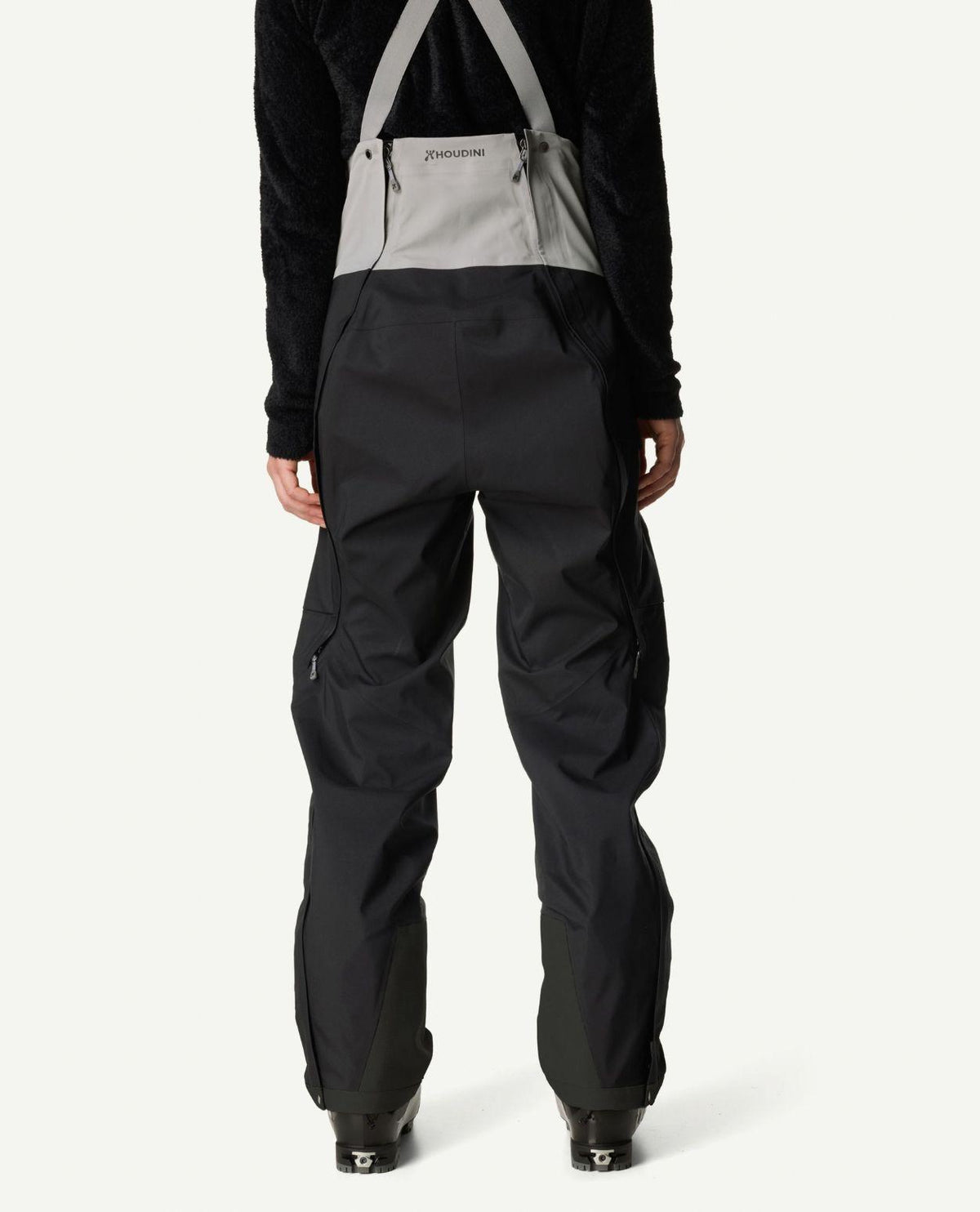 Houdini Rollercoaster Bib Pants dam i svart visat bakifrån.