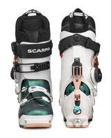 Scarpa F1 RS Women 26/27 toppturspjäxor i vitt och regnbågsgrönt visas framifrån och bakifrån.