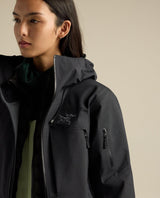 Arc'teryx Sentinel Jacket Women Svart - Detaljbild på damernas svarta skidjacka i GORE-TEX