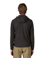 Patagonia R1 Air Full-Zip Hoody Men i svart visad bakifrån på modell med huva.