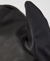 Hestra Gore-Tex Gauntlet Junior Mitt - Svart detaljbild på handskens struktur