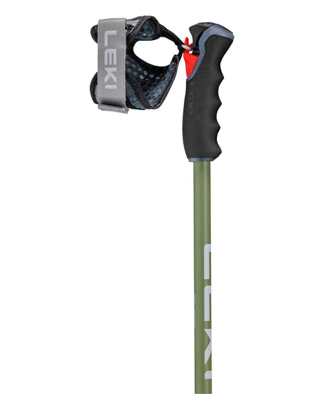 Leki Peak Vario TR teleskopstav med mörkolivgrön finish, ergonomiskt Trigger-grepp och ventilerande mesh-rem.