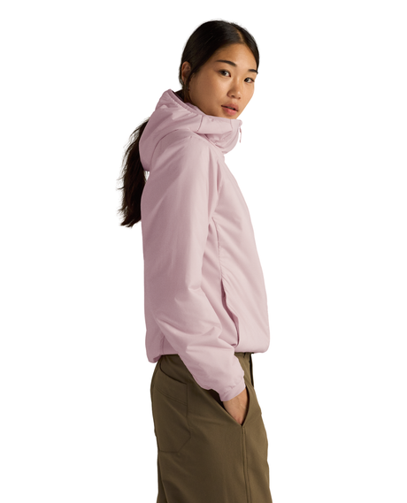Arc'teryx Atom Hoody dam i rosa färg, visad från sidan som ett snyggt mellanlager.