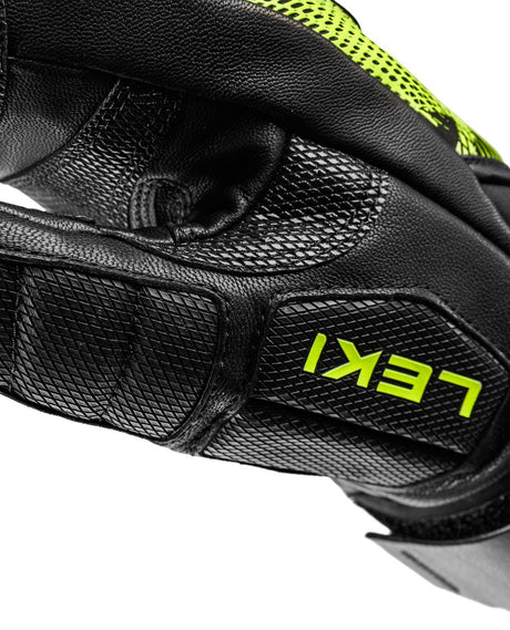 Leki WCR Pro Zero Mitt med direkt greppkänsla och neongul logo, optimerad för alpina tävlingsåkare.