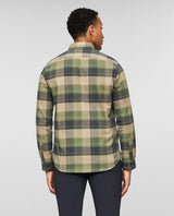 Mammut Trovat Longsleeve Shirt Men i färg Gabbro-Marsh ses bakifrån. En rutig flanellskjorta för herr från Mammut.