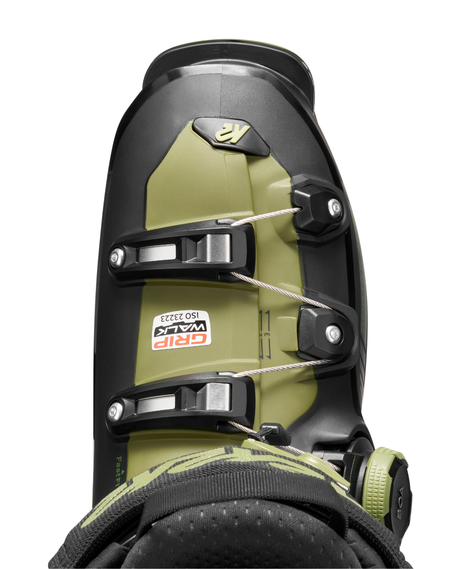 Närbild uppifrån på K2 Cortex 120 Team Zonal BOA alpinpjäxa som visar det integrerade BOA-systemet och spännena.