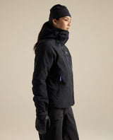 Arc'teryx Rush Jacket Women i färgerna Black och Violectric för damer, visad från sidan.