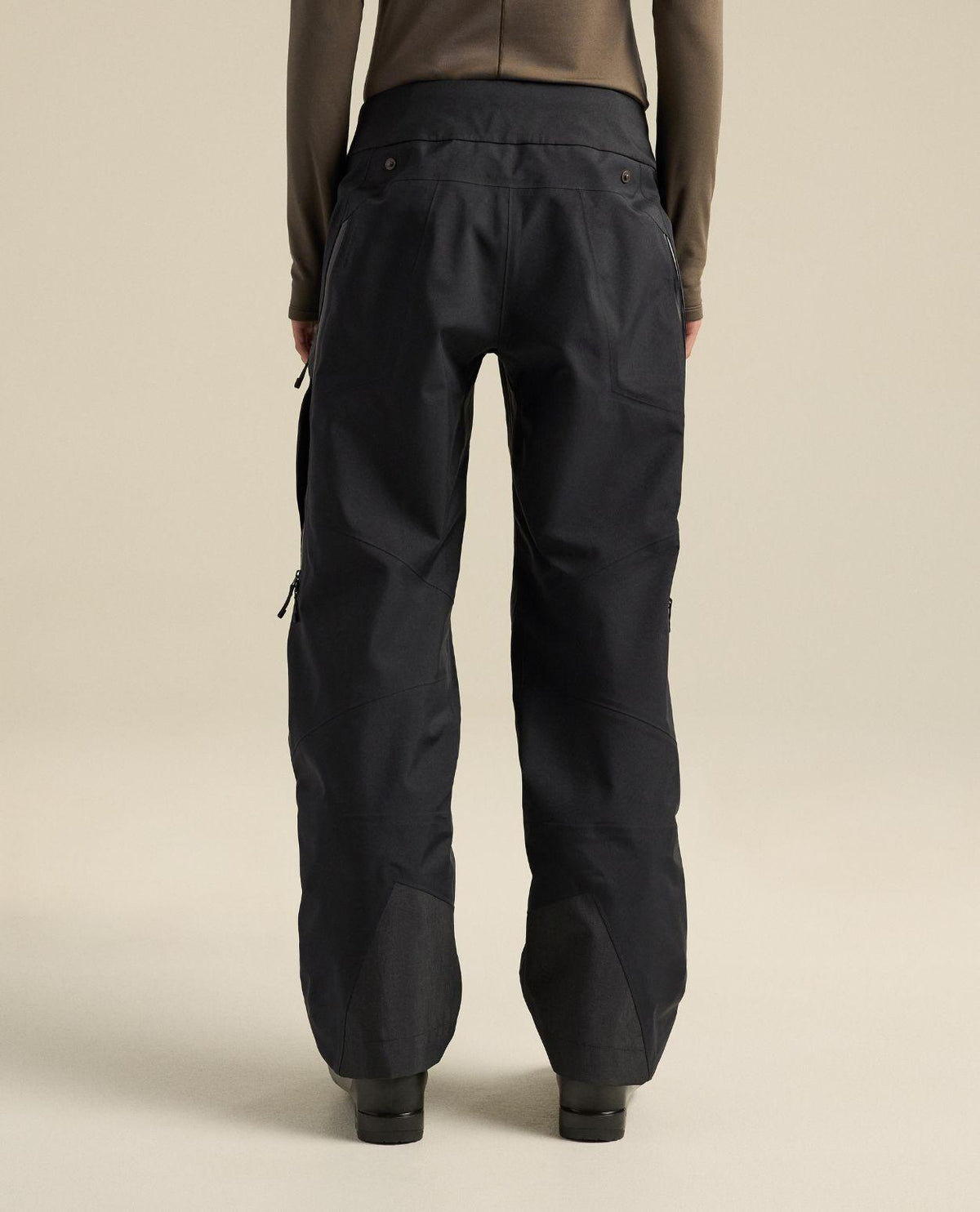 Arc'teryx Sentinel Pant Women - Black - Bakifrånvisning av svarta dam-skidbyxor