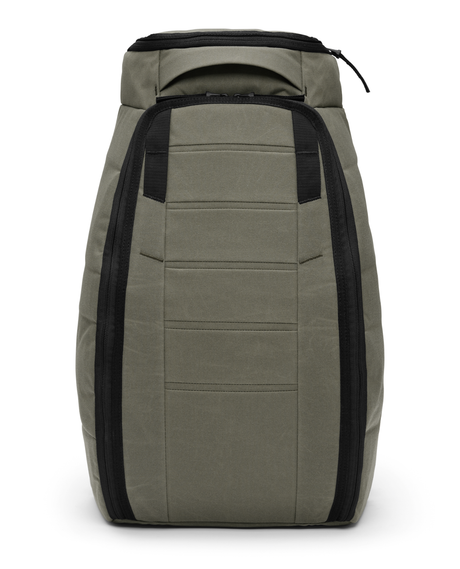 D_b_ Hugger Backpack 30L - Forest Green  Alpingaraget